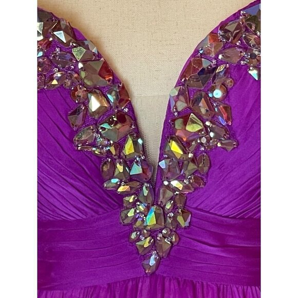 La Femme Purple Magenta Strapless Rhinestone Sweetheart Neck Gown Size 0 - Picture 9 of 12
